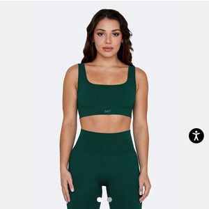 Set Active Box Cut Bra and Bike Shorts Set